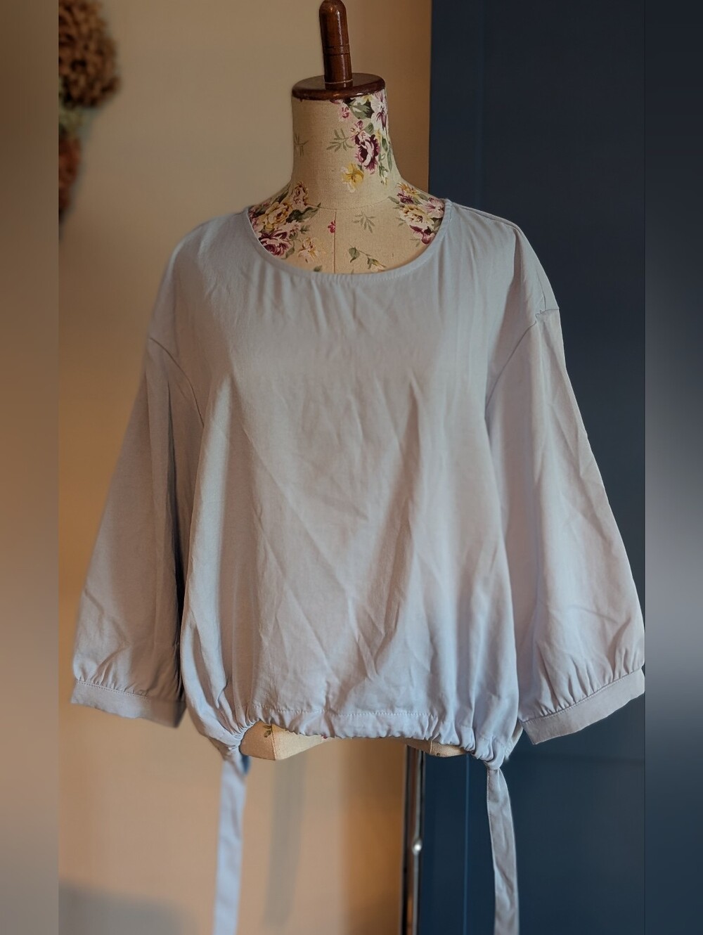 Women's  Light Blue Tie-Hem Pullover Sweatshirt